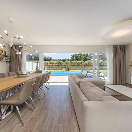 Beautiful Modern Пореч