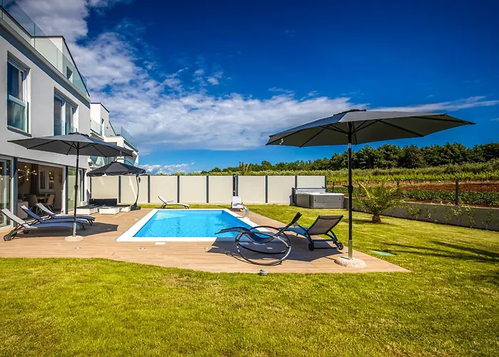 ヴィラ Beautiful Modern ポレッチ